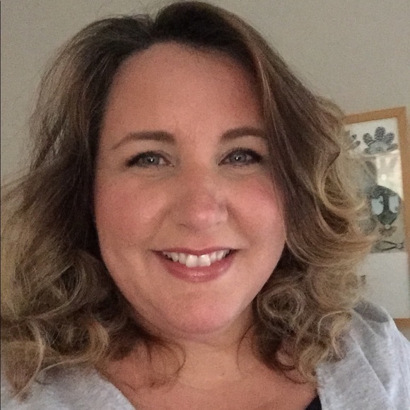 Meet your Posher, Erin - Picture 1 of 1